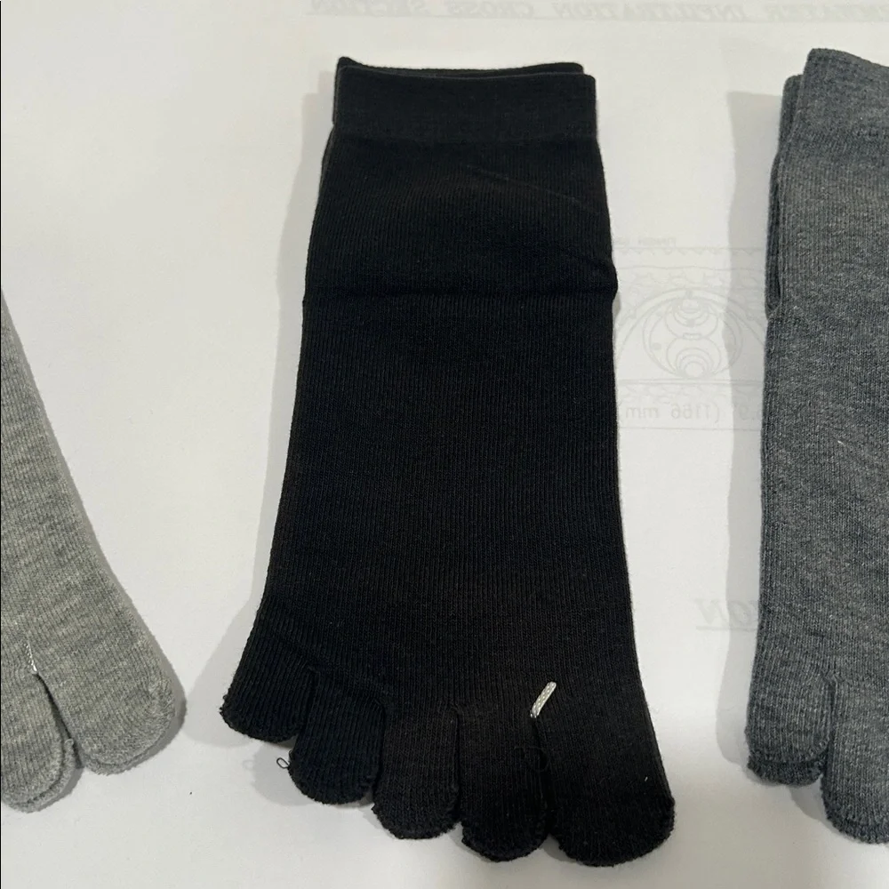 Men's Toe Socks - Black and Gray